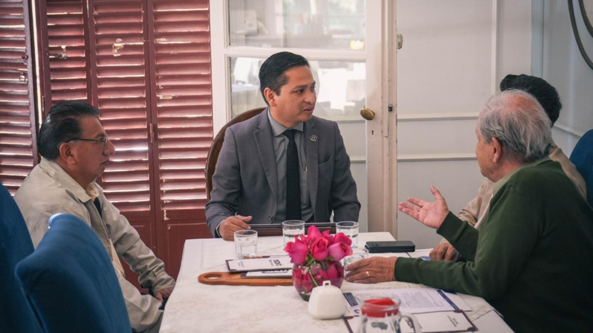 DESAYUNO TRABAJO CON EX PRESIDENTES CADEC